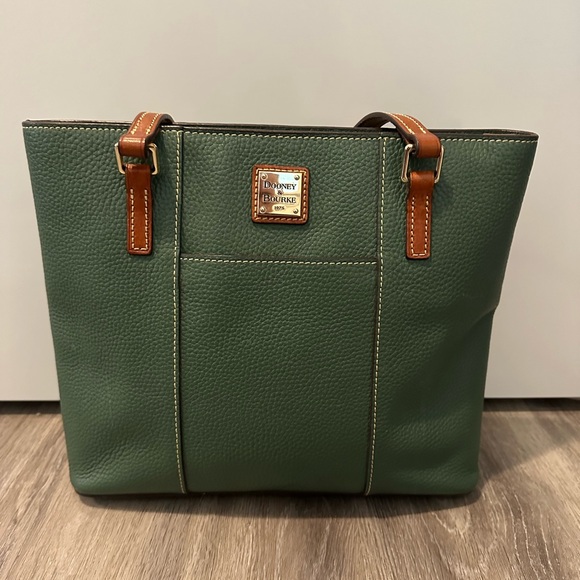 Dooney & Bourke Handbags - Dooney and Bourke Lexington Shopper